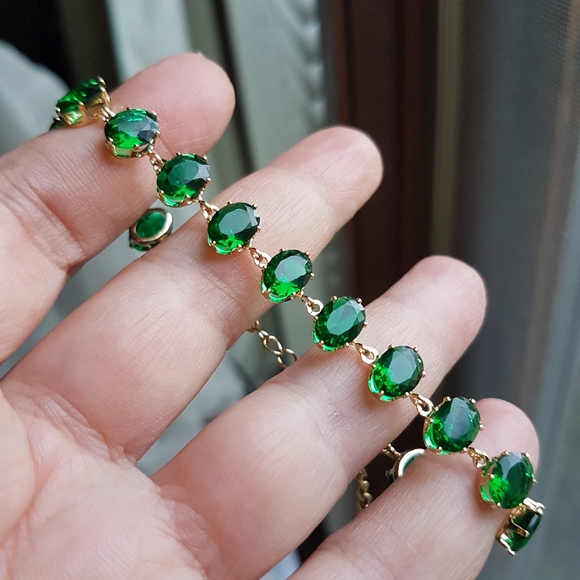 Swarovski Elements 18k Gold Plated Oval Emerald Green Tennis Bracelet NEW - Picture 3 of 12